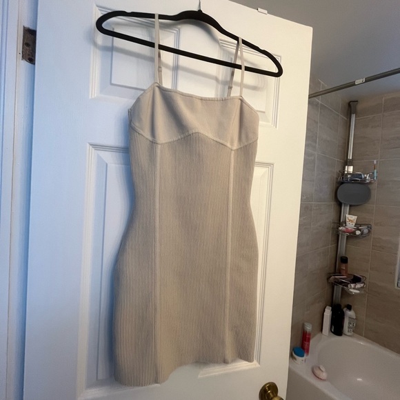 Babaton dress - Picture 1 of 3